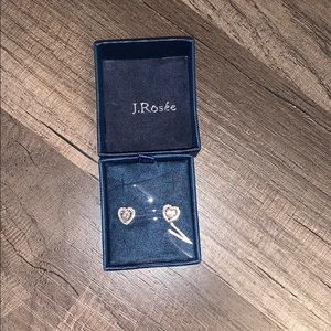 NWT women’s heart earrings